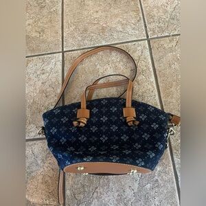 Elegant Navy and Tan Shoulder Bag